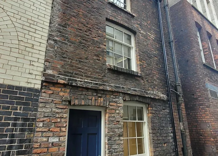 10 Hockenhall - Liverpool\'S Oldest House